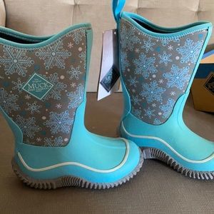 Kids muck boots